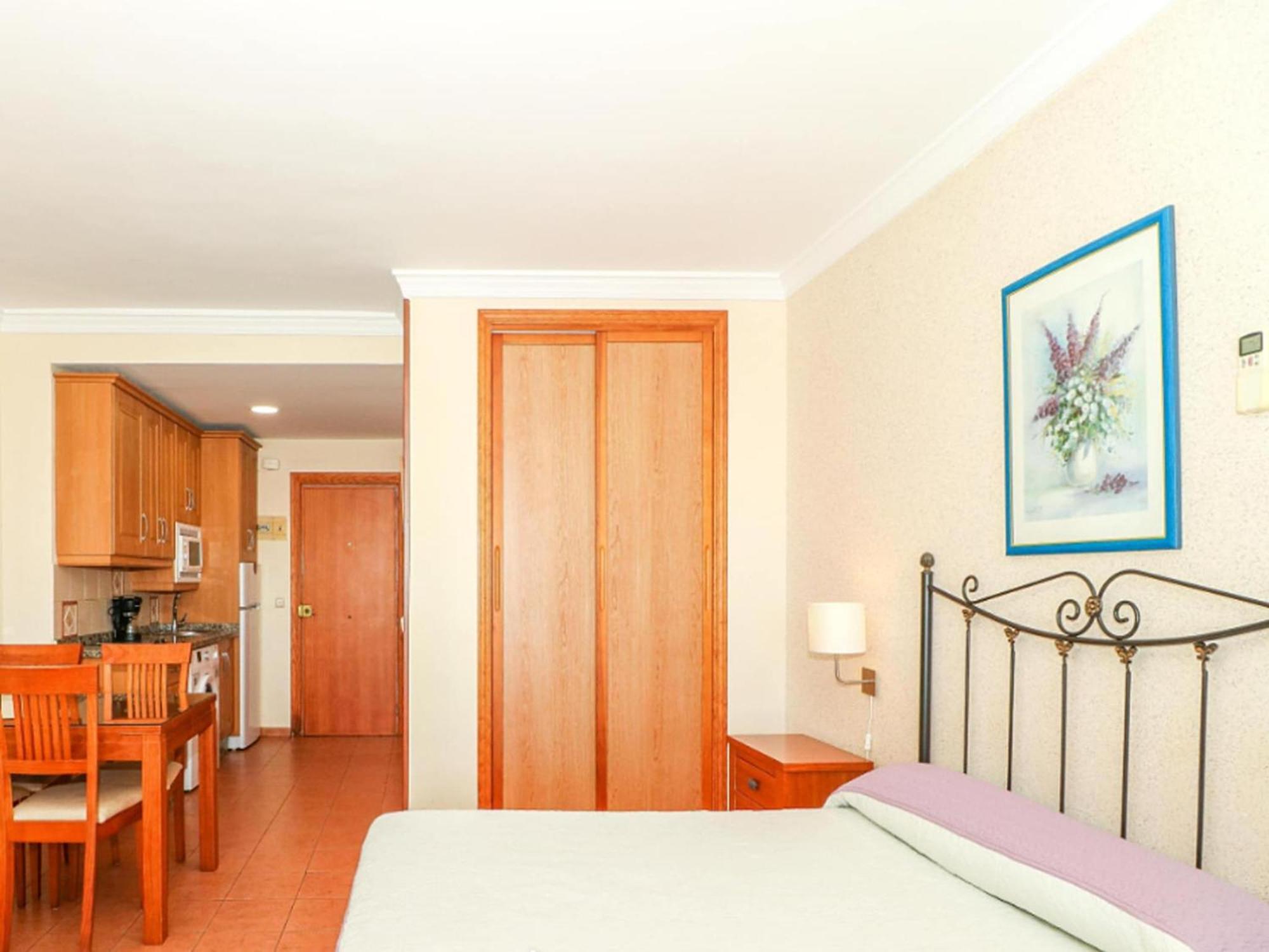 Belvilla By Oyo Estudio Benal Beach Malaga Luaran gambar